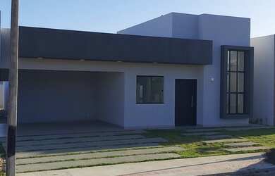 Imagem: A casa em condomínio possui 3 Dormitórios, 3 Banheiros, 4