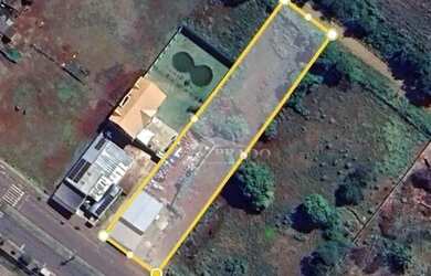 Imagem: O depósito possui 5 Vagas na garagem, 230m² de Área e está