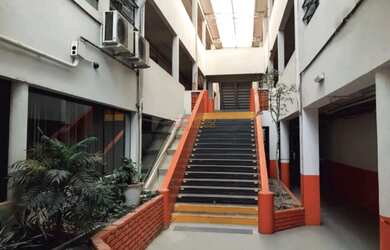 Imagem: O depósito possui 2200m² de Área e está localizado em Centro