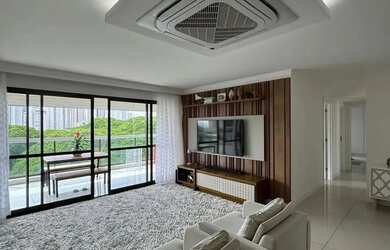 Imagem: O apartamento possui 4 Dormitórios, 5 Banheiros, 3 Vagas na