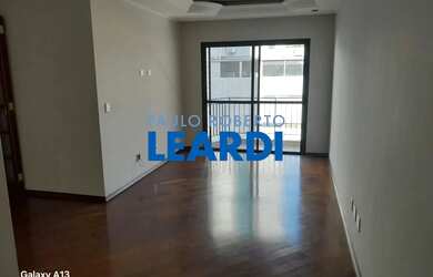 Imagem: O apartamento possui 3 Dormitórios, 1 Banheiro, 2 Vagas na