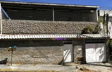 Imagem: A casa possui 2 Dormitórios, 3 Banheiros, 2 Vagas na garagem