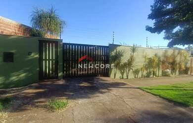 Imagem: A casa possui 3 Dormitórios, 3 Banheiros, 3 Vagas na garagem