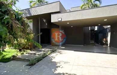 Imagem: A casa em condomínio possui 4 Dormitórios, 4 Banheiros, 4