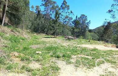 Imagem: O terreno possui 1.574m² de Área e está localizado em Mury