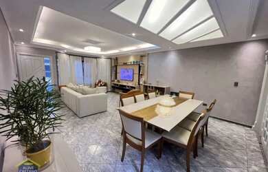 Imagem: A casa possui 3 Dormitórios, 3 Banheiros, 2 Vagas na garagem