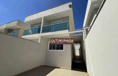 Imagem: A casa possui 3 Dormitórios, 3 Banheiros, 2 Vagas na garagem