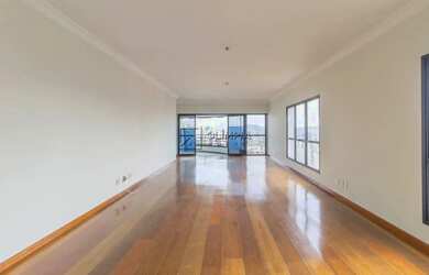 Imagem: O apartamento possui 4 Dormitórios, 3 Banheiros, 3 Vagas na