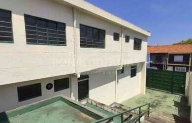 Imagem: O depósito possui 2 Vagas na garagem, 264m² de Área e está