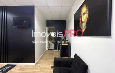 Imagem: O depósito possui 2 Vagas na garagem, 70m² de Área e está