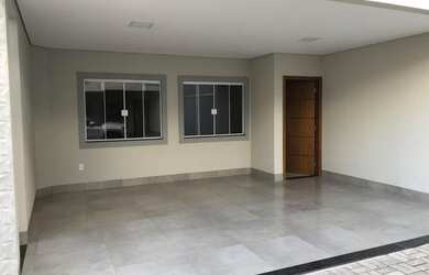 Imagem: A casa em condomínio possui 3 Dormitórios, 2 Banheiros, 2