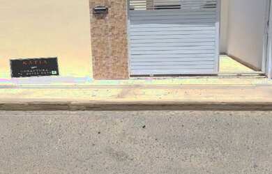 Imagem: A casa à venda possui 2 Dormitórios, 2 Banheiros e 2 Vagas