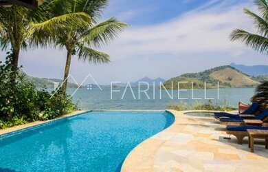 Imagem: A casa possui 5 Dormitórios, 5 Banheiros, 5 Vagas na garagem