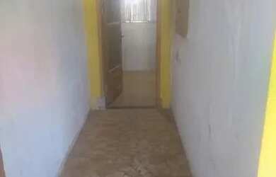 Imagem: A casa possui 3 Dormitórios, 2 Banheiros, 1 Vaga na garagem