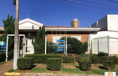 Imagem: O depósito possui 4 Vagas na garagem, 390m² de Área e está