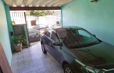 Imagem: A casa possui 2 Dormitórios, 1 Banheiro, 1 Vaga na garagem