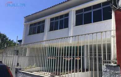 Imagem: A casa em condomínio possui 4 Dormitórios, 5 Banheiros, 600m²