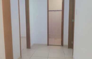 Imagem: A casa possui 2 Dormitórios, 1 Banheiro, 2 Vagas na garagem