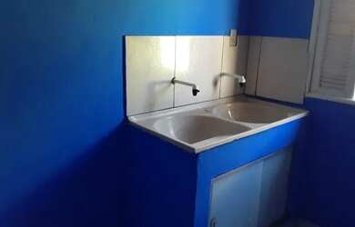 Imagem: A casa possui 1 Dormitório, 1 Banheiro e está localizado