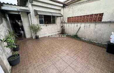 Imagem: A casa possui 2 Dormitórios, 1 Banheiro, 1 Vaga na garagem