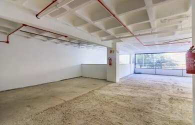 Imagem: O depósito possui 192m² de Área e está localizado em Santa