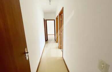 Imagem: O apartamento possui 3 Dormitórios, 2 Banheiros, 1 Vaga na