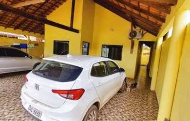 Imagem: A casa em condomínio possui 3 Dormitórios, 2 Banheiros, 2