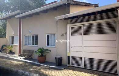 Imagem: A casa em condomínio possui 2 Dormitórios, 2 Banheiros, 1