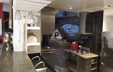 Imagem 12: Privilégio Imóveis vende: Belíssima casa em Santa Teresa