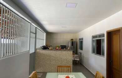 Imagem 7: Casa 2/4 com galpão. Churrasqueira, Varanda, 360m² de Áreae5 Vagas...