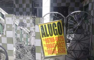 Imagem: A casa possui 3 Dormitórios e 1 Banheiro e está localizado