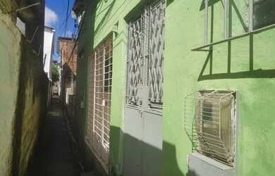 Imagem: A casa possui 1 Dormitório, 1 Banheiro e está localizado