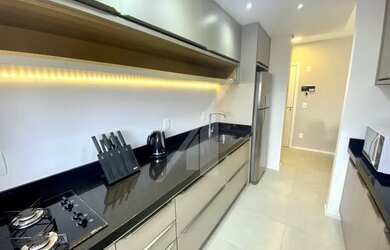 Imagem: O apartamento possui 2 Dormitórios, 1 Banheiro, 2 Vagas na