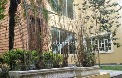 Imagem: A casa em condomínio possui 4 Dormitórios, 4 Banheiros, 2