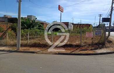 Imagem: O terreno possui 600m² de Área e está localizado em Jardim