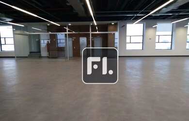 Imagem: O depósito possui 5 Vagas na garagem, 820m² de Área e está