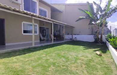 Imagem: A casa em condomínio possui 4 Dormitórios, 5 Banheiros, 2