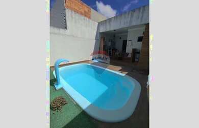 Imagem: A casa possui 2 Dormitórios, 2 Banheiros, 1 Vaga na garagem