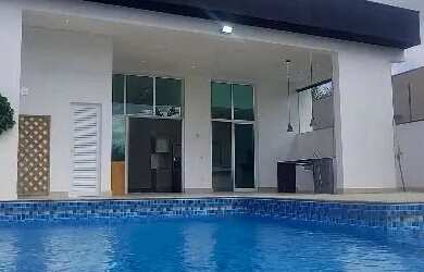 Imagem: A casa em condomínio possui 3 Dormitórios, 4 Banheiros, 300m²