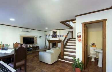 Imagem: A casa em condomínio possui 2 Dormitórios, 1 Banheiro, 2 Vagas