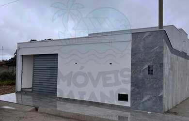 Imagem: A casa possui 3 Dormitórios, 2 Banheiros, 1 Vaga na garagem