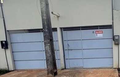 Imagem: A casa possui 2 Dormitórios, 1 Banheiro, 1 Vaga na garagem