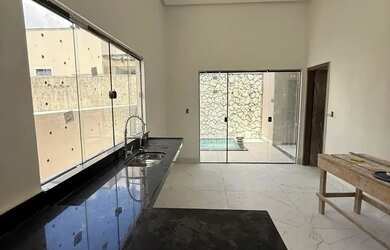 Imagem 4: PORTO MARINA - Casa térrea com Piscina, 3 suítes em fino acabamento