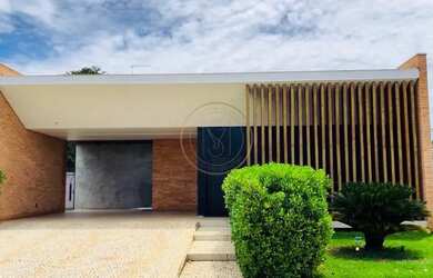 Imagem: A casa em condomínio possui 4 Dormitórios, 5 Banheiros, 4