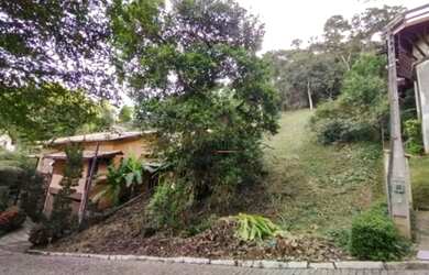 Imagem: O terreno possui 580m² de Área e está localizado em Serra
