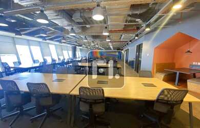 Imagem: O depósito possui 5 Vagas na garagem, 1.651m² de Área, Imóvel