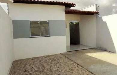 Imagem: A casa possui 2 Dormitórios, 1 Banheiro, 1 Vaga na garagem