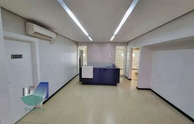 Imagem: O depósito possui 5 Vagas na garagem e 509m² de Área e está