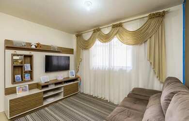 Imagem: A casa possui 3 Dormitórios, 3 Banheiros, 3 Vagas na garagem