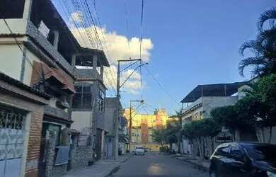 Imagem: A casa possui 3 Dormitórios, 2 Banheiros, 172m² de Área e